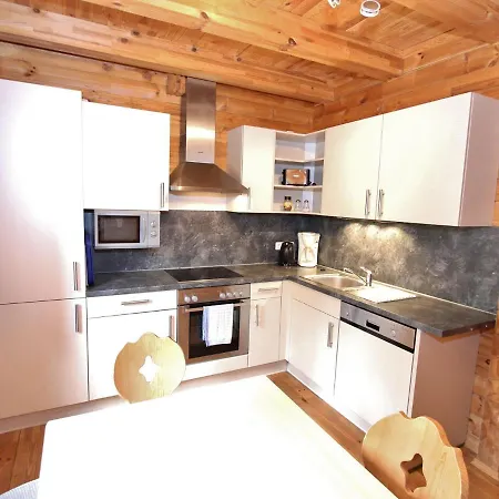 Modern Chalet With Jacuzzi In Domek alpejski *