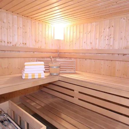 Domek alpejski Modern Chalet With Jacuzzi In